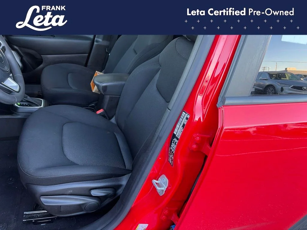 Used 2023 Red Jeep Latitude image 10
