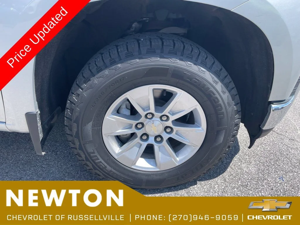 Used 2022 SILVER ICE METALLIC Chevrolet LT image 12