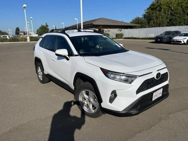 2020 Toyota RAV4 XLE