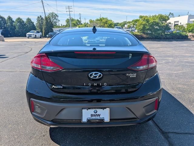 Used 2020 Black Noir Pearl Hyundai Blue image 3