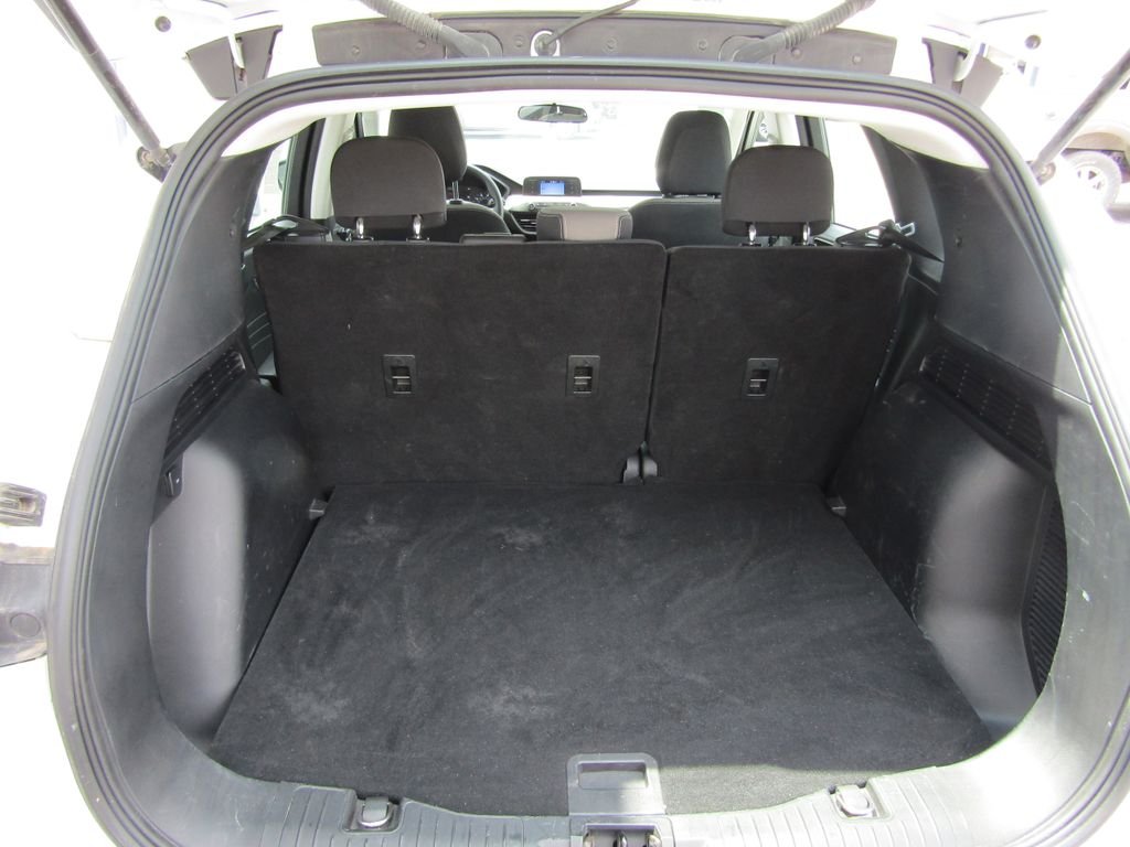 Used 2022 White Ford S image 25