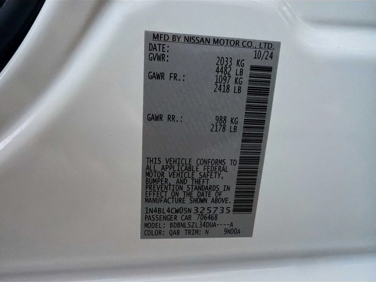 Certified Used 2025 Pearl White Tricoat Nissan SR image 27