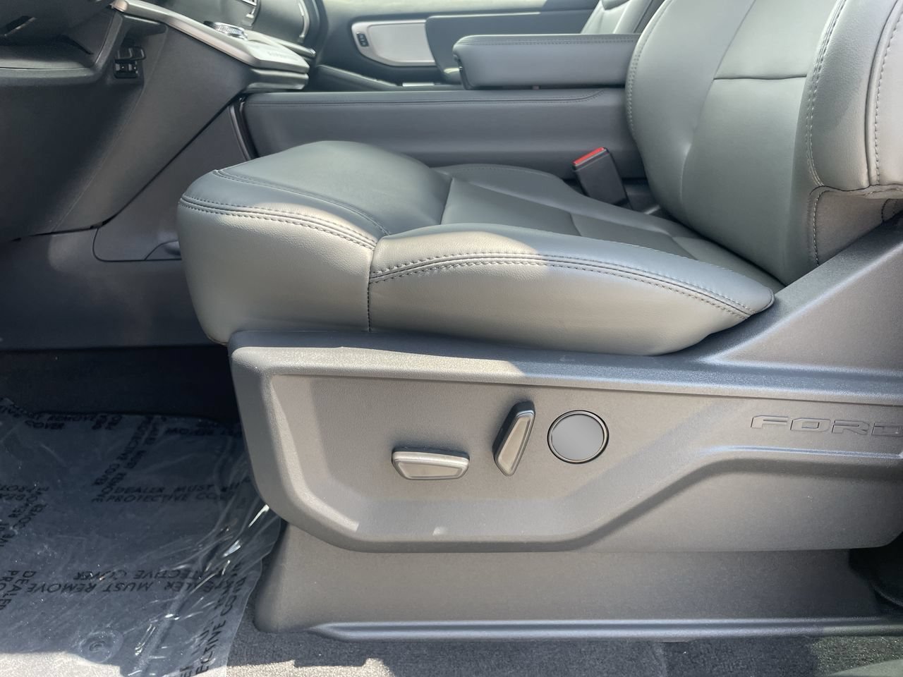 New 2027 Nocturnal Blue Metallic Ford Active image 19