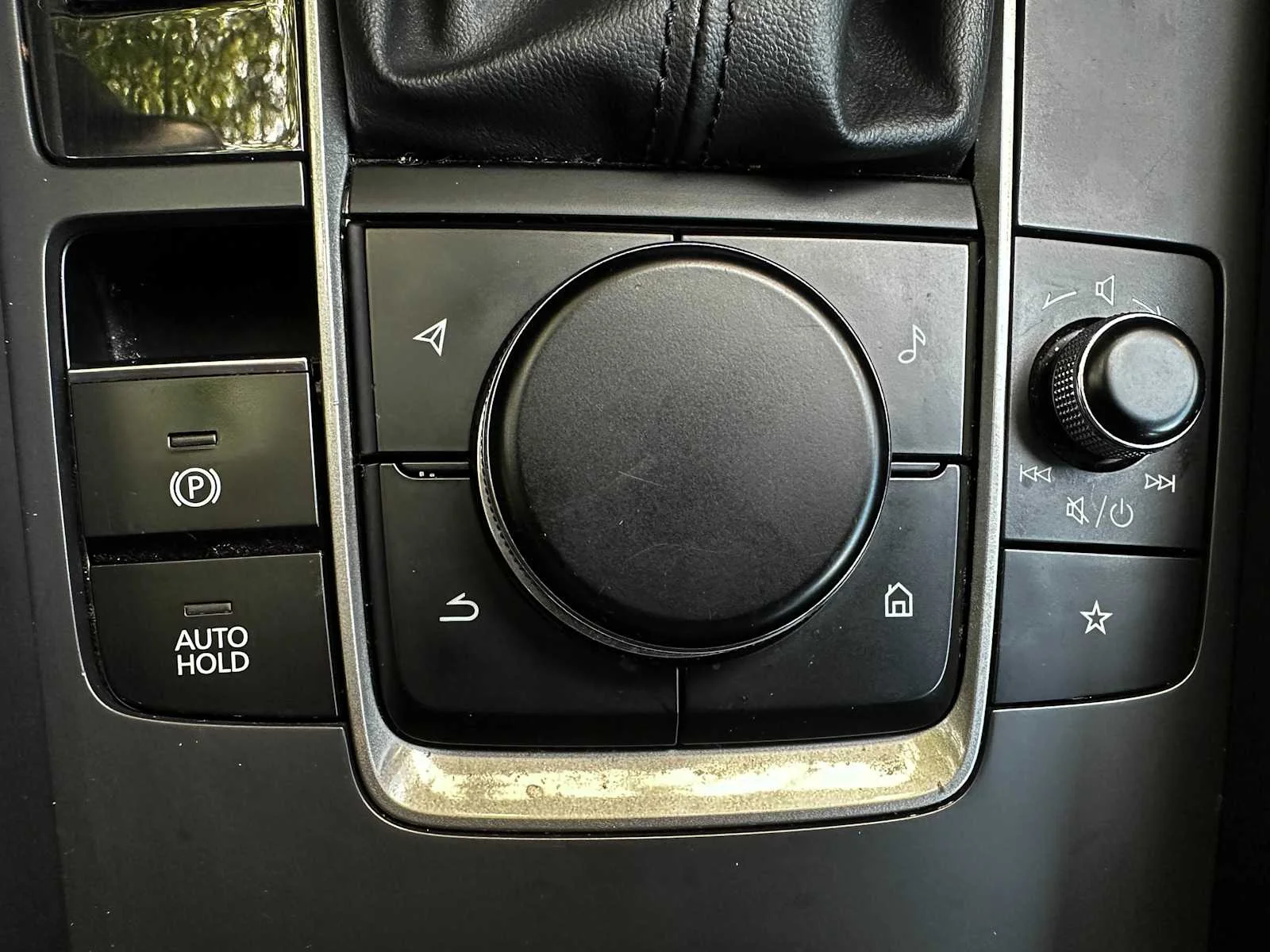 Used 2021  Mazda Select image 14