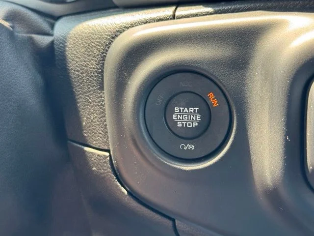 Used 2020 Silver Jeep Unlimited Sport S image 33