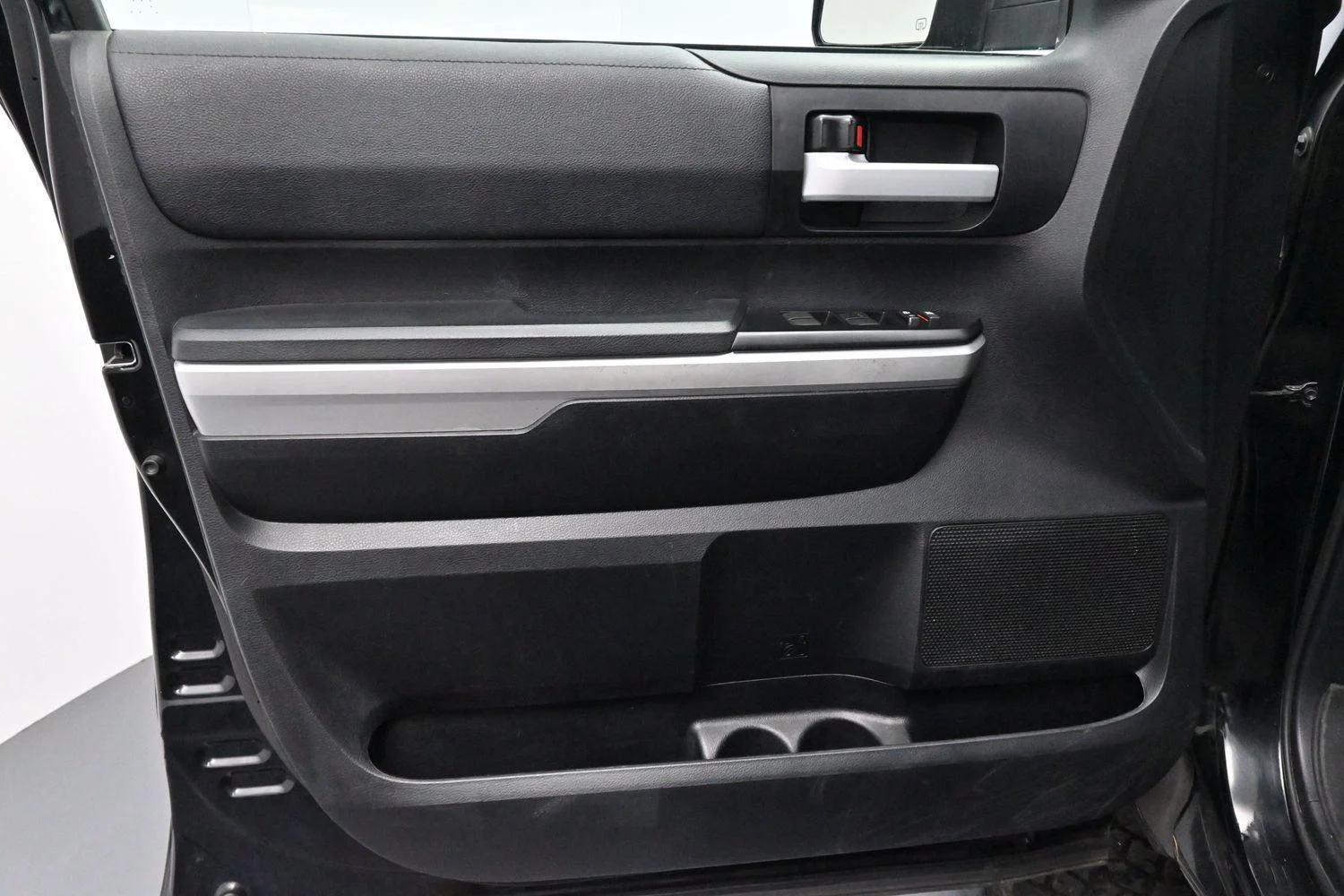 Used 2017 Black Toyota SR5 image 9