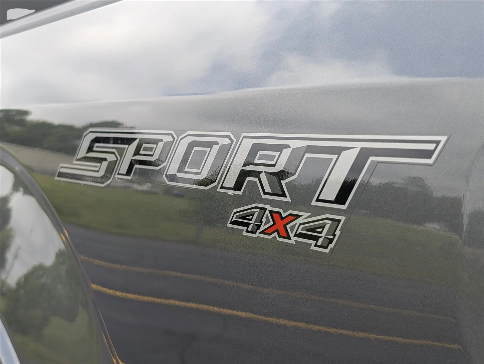 Used 2016 Magnetic Metallic Ford XLT image 37