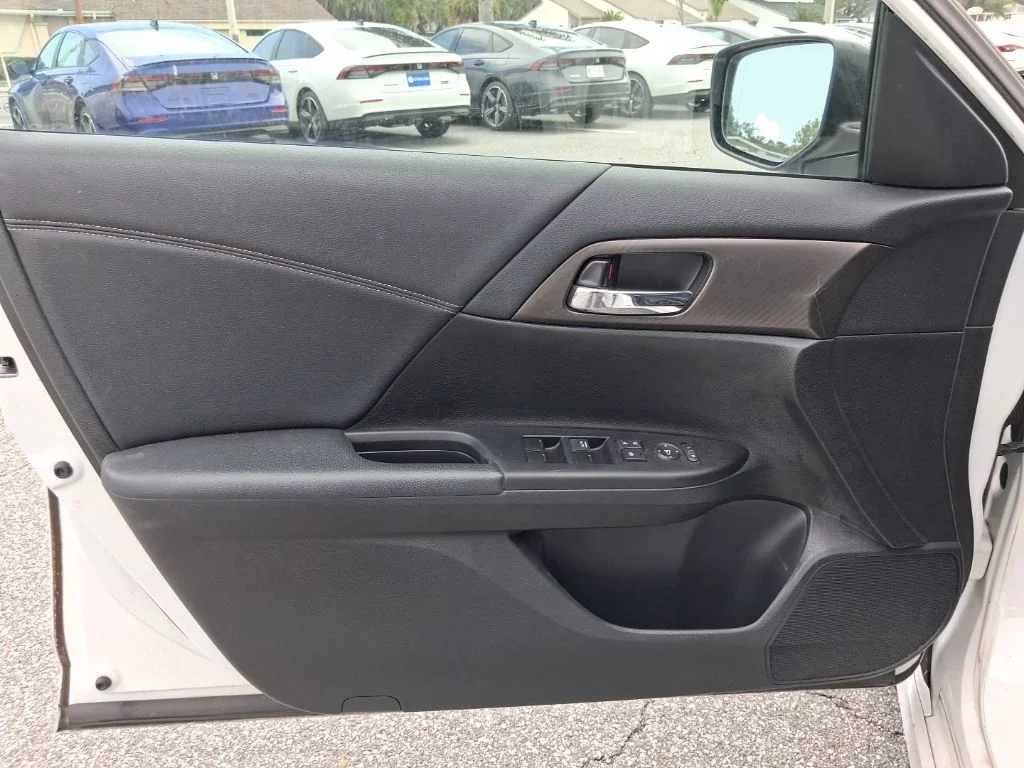 Used 2016  Honda Sport image 20