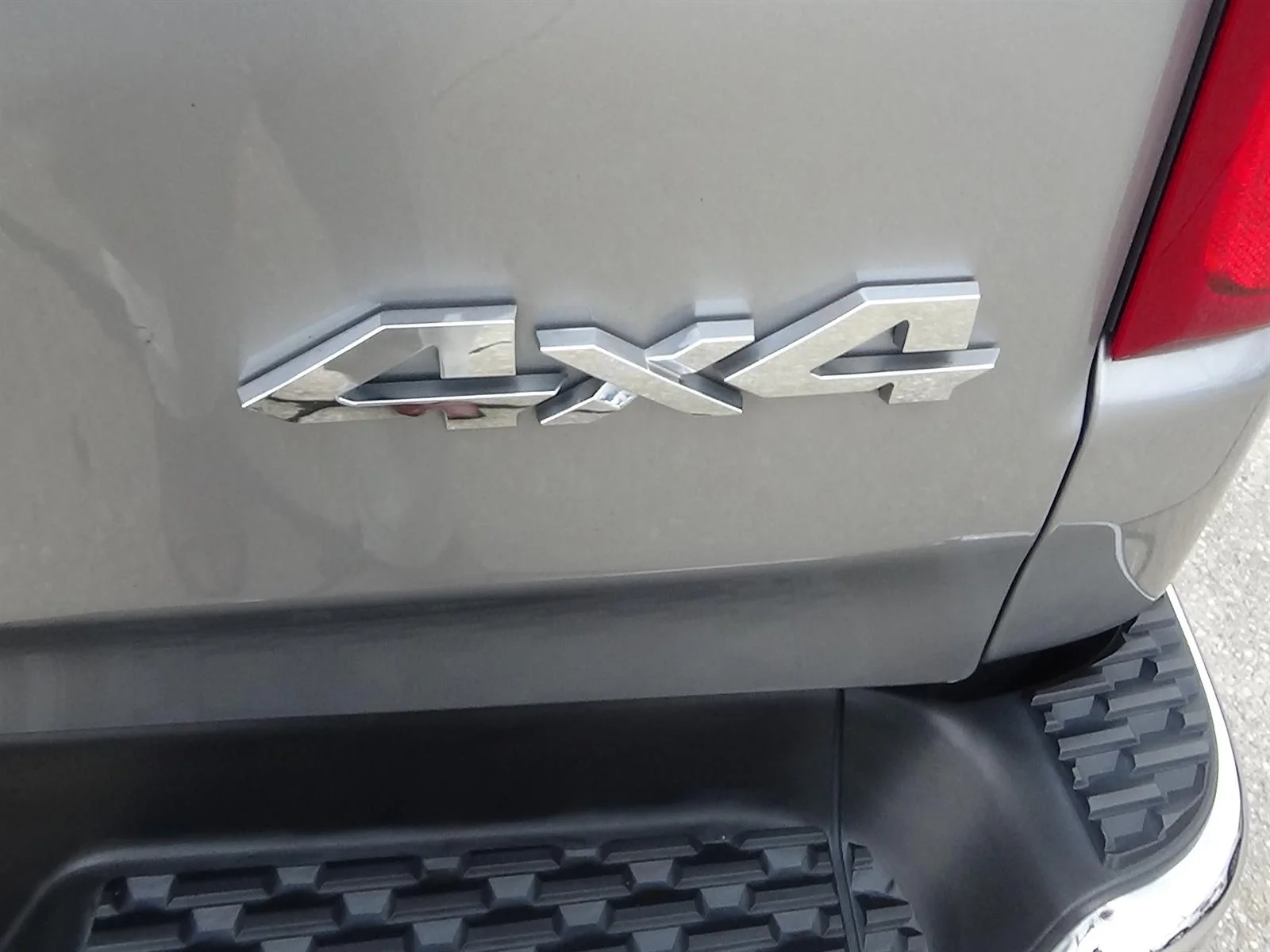 Used 2025 Billet Silver Metallic Clear Coat (psc) RAM Big Horn image 12