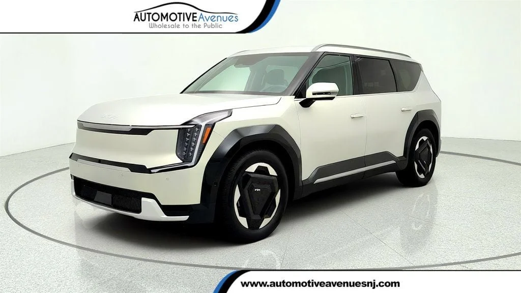 2024 Kia EV9 Land AWD's photo