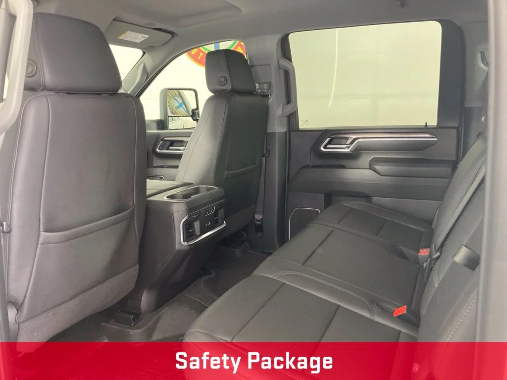 Used 2025 White Chevrolet LTZ image 17