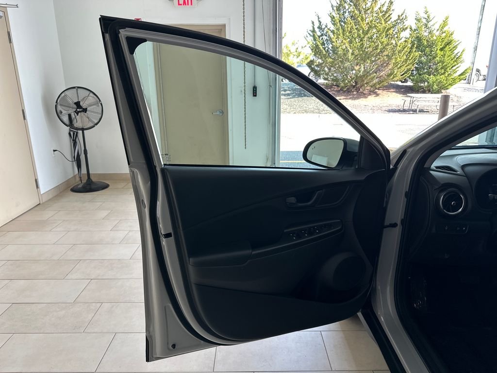 Used 2023 Silver Hyundai SEL image 10