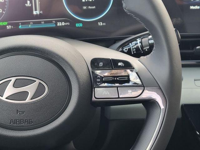 2025 Hyundai Elantra Limited - Photo 30