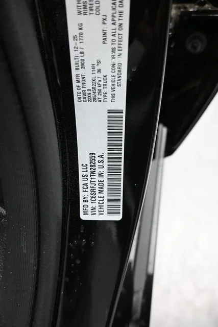 New 2026 Diamond Black Crystal Pearl-Coat Exterior Paint RAM Laramie image 9