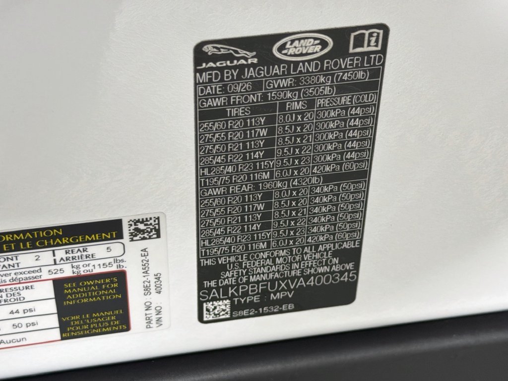 New 2027 Fuji White Land Rover SE image 34