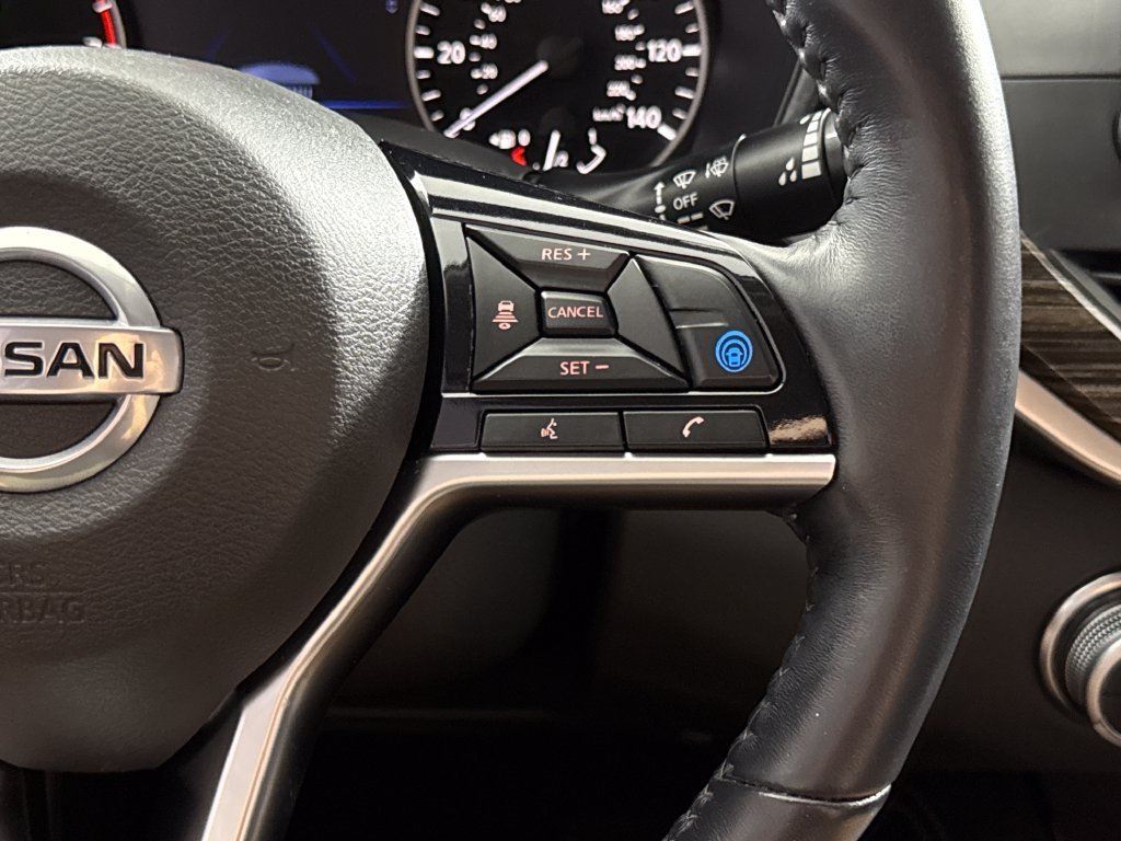Used 2020 Silver Nissan 2.5 Platinum image 16