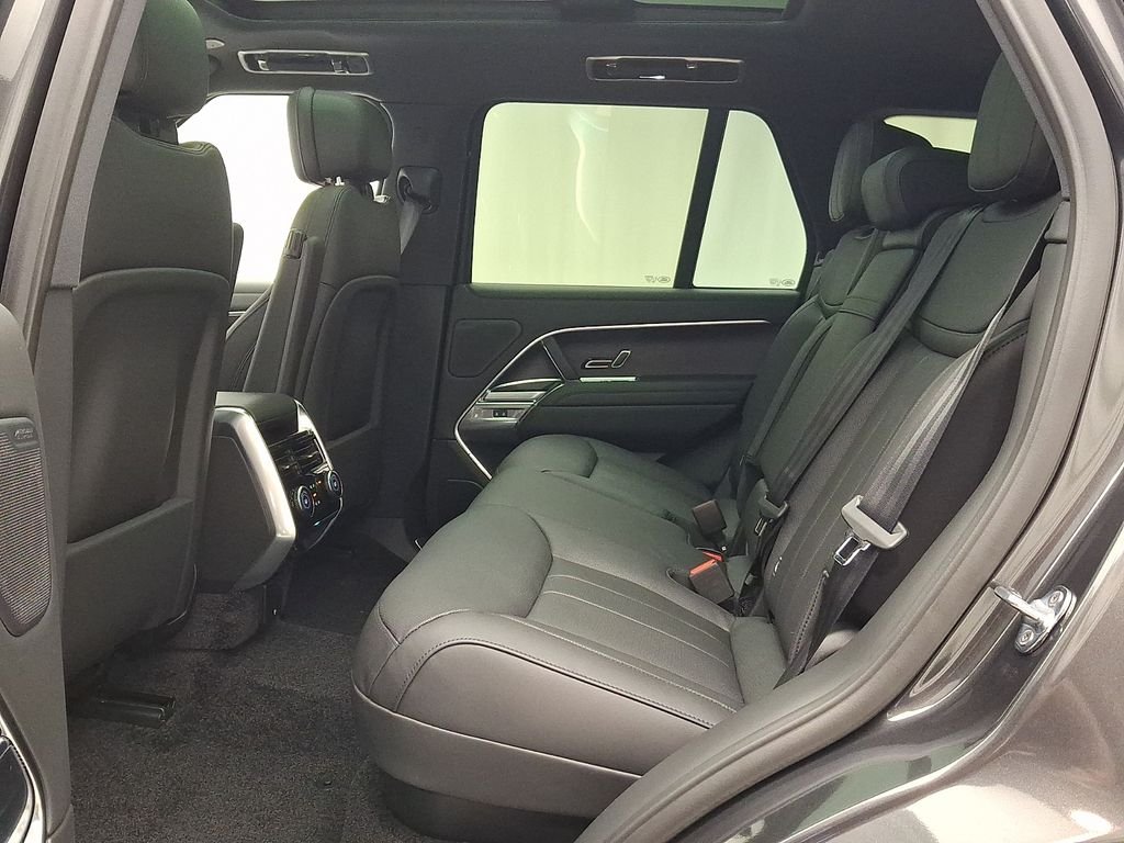 New 2026 Carpathian Grey Land Rover SE image 6