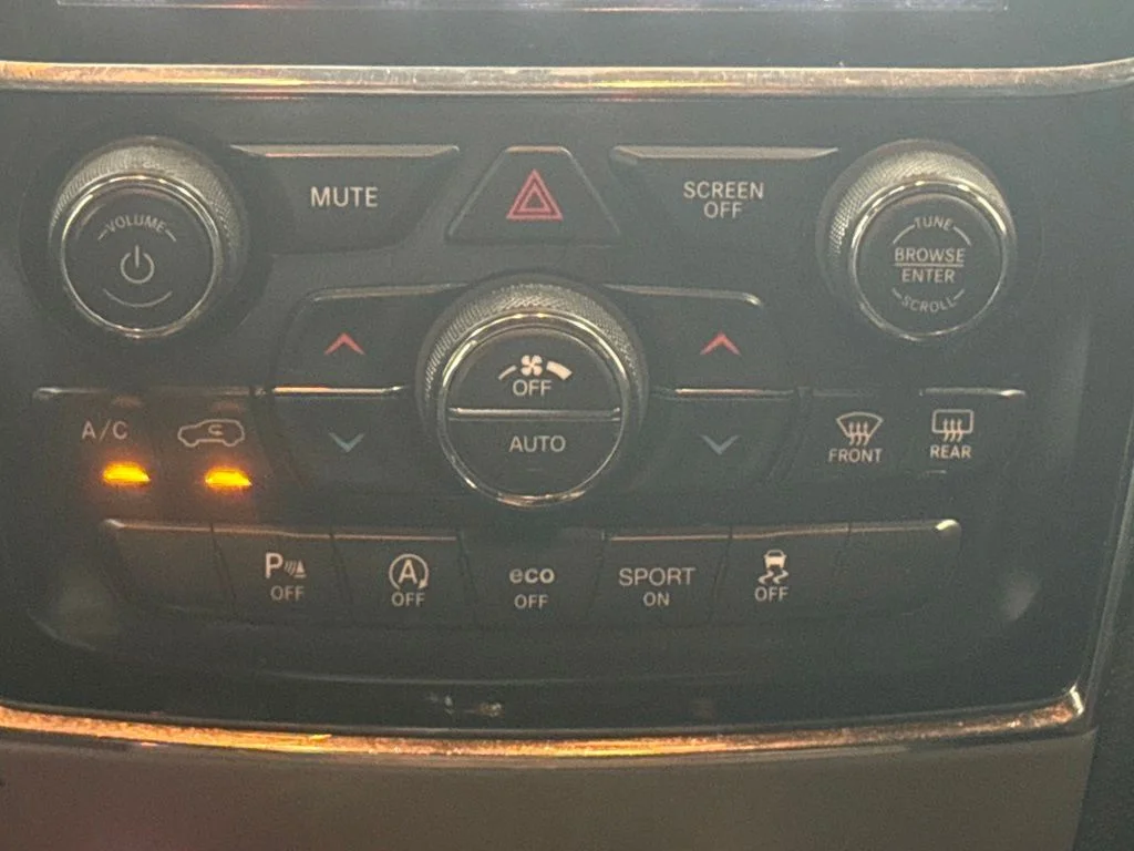 Used 2022 White Jeep Limited image 17