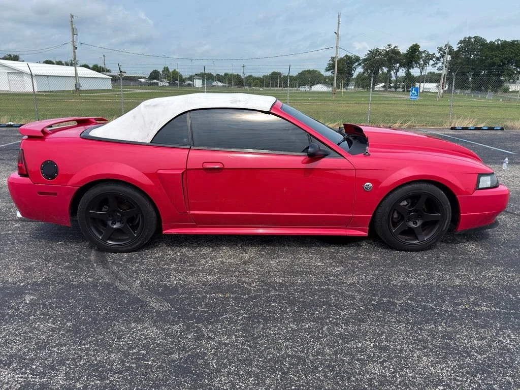 Used 2004 Red Ford GT Deluxe image 5