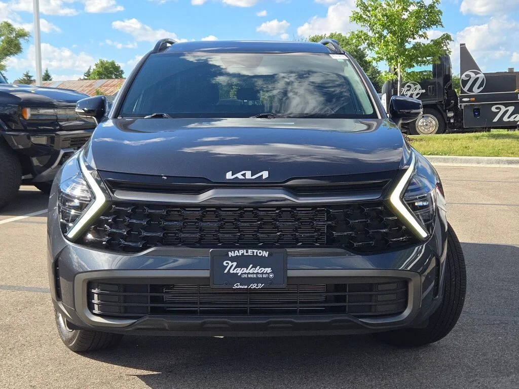 Used 2024 Gray Kia X-Line image 5