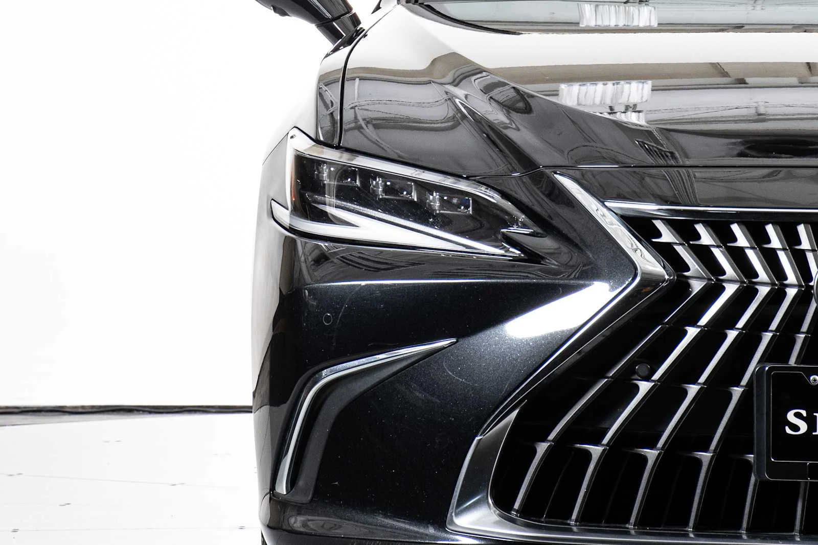 Certified Used 2023 Caviar Lexus Ultra Luxury image 10