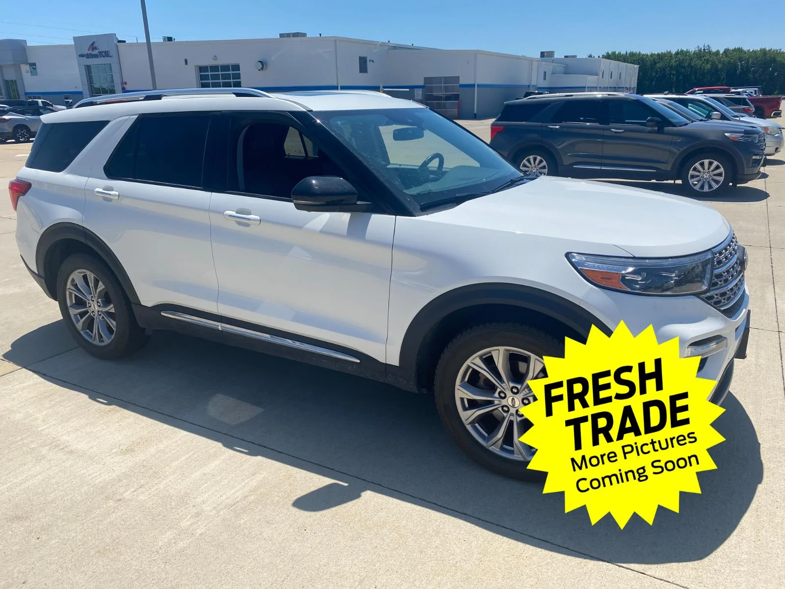 Used 2023 Star White Metallic Tri-Coat Ford Limited image 6