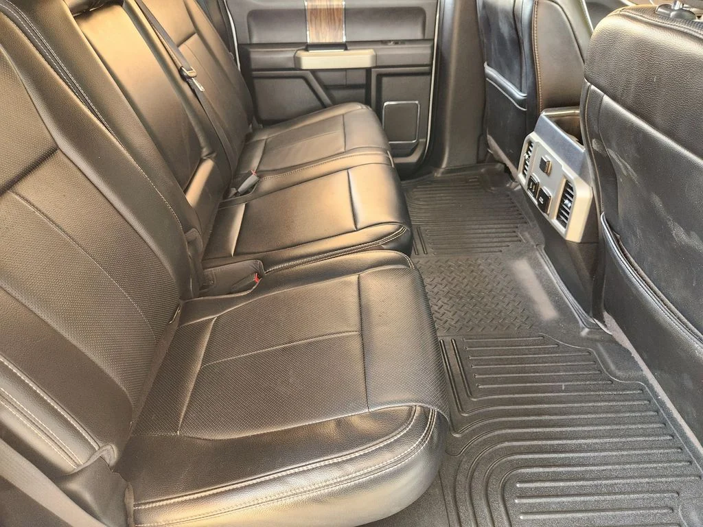 Used 2018 White Platinum Metallic Tri-Coat Ford LARIAT image 33