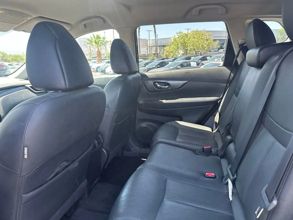 Used 2014 Black Nissan SL image 8