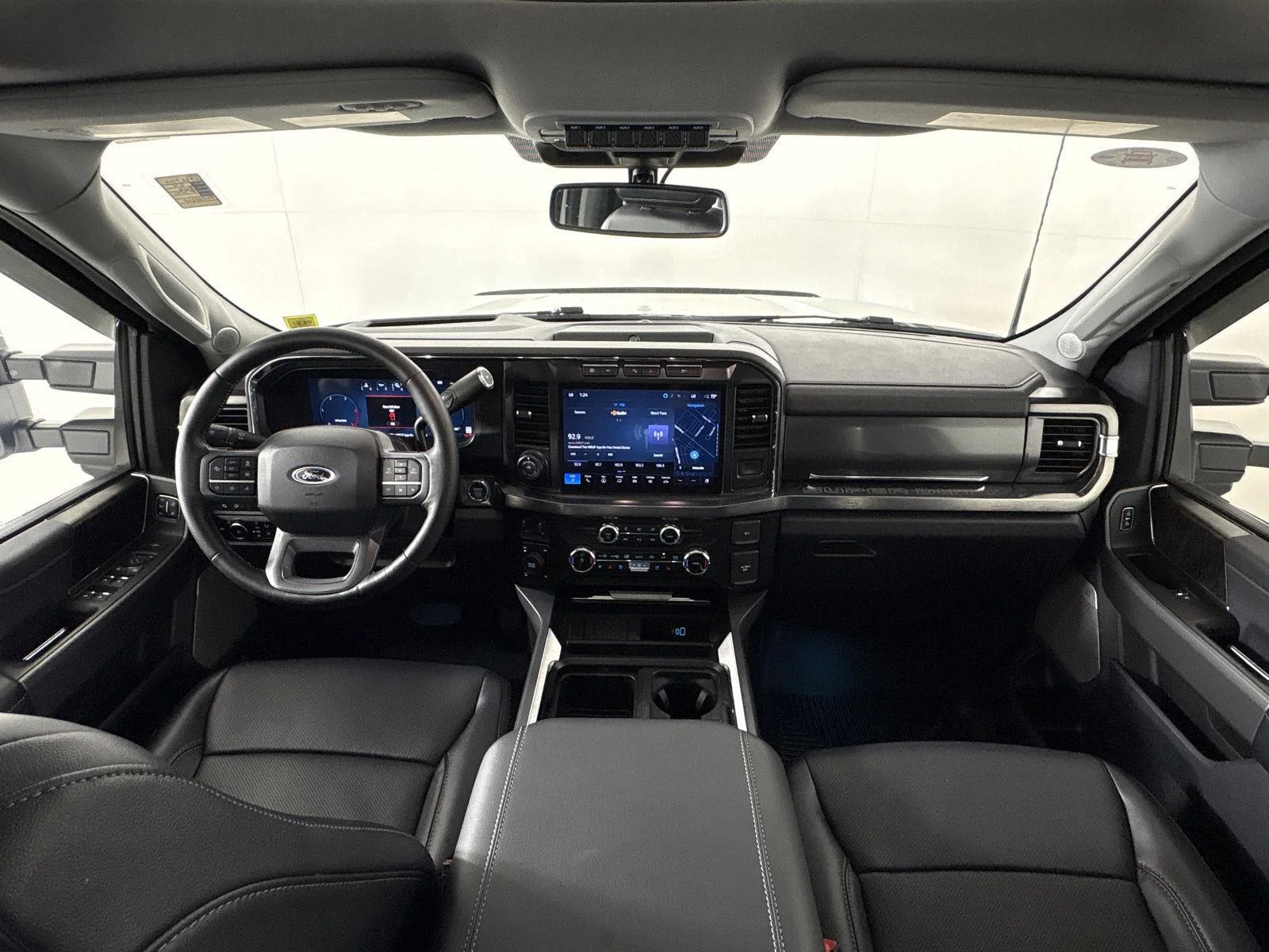 Used 2024 Star White Metallic Tri-Coat Ford LARIAT image 21