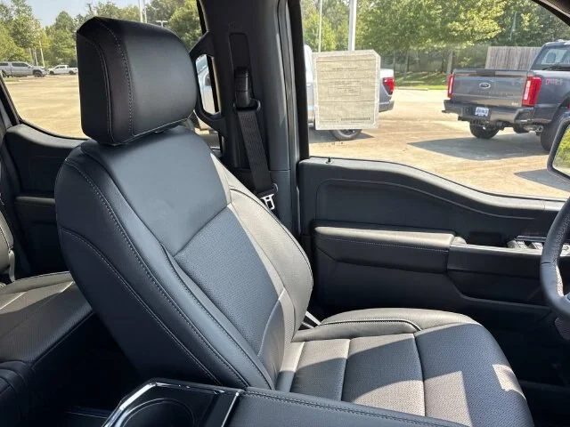 New 2026 Iconic Silver Metallic Ford Lariat® image 89