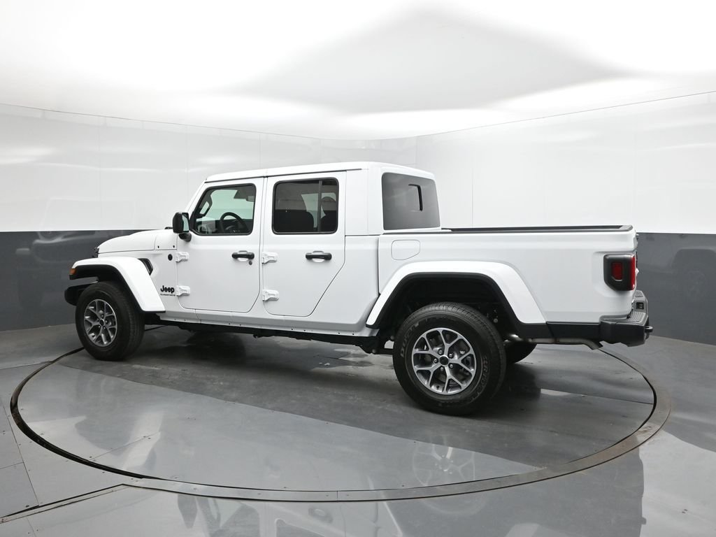 New 2025 Bright White Clear-Coat Exterior Paint Jeep Sport S image 5