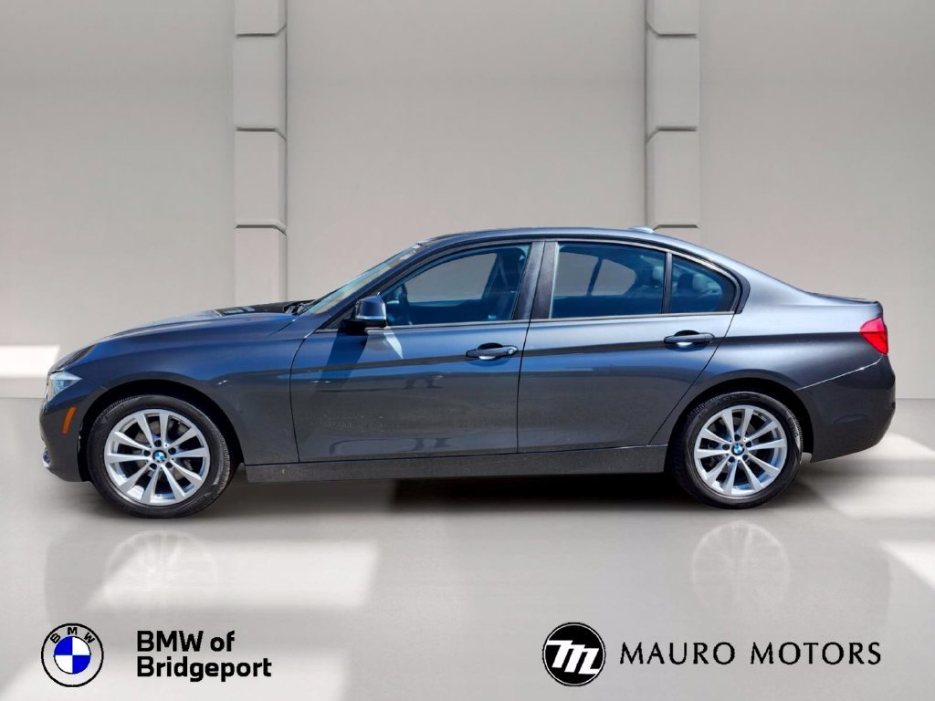 Used 2018 Gray BMW 320i xDrive image 2