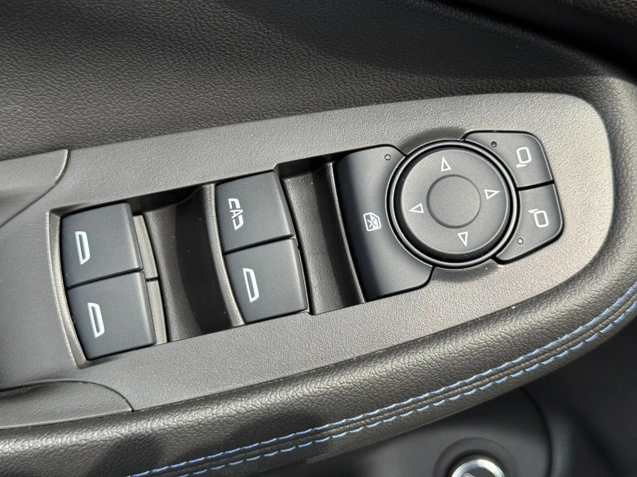 Used 2025 Summit White Buick Sport Touring image 19