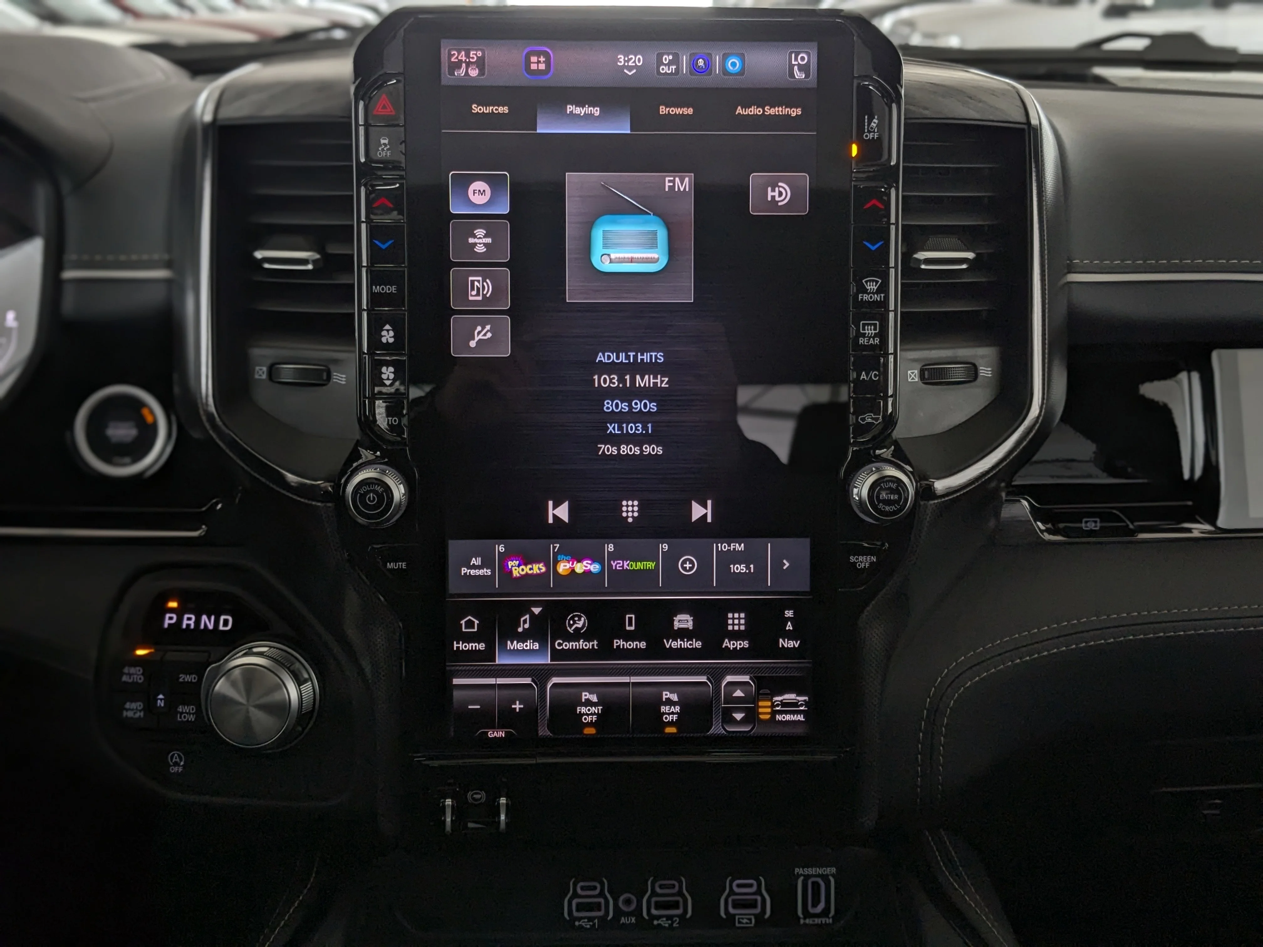 New 2026 Black RAM Limited - 5.7L HEMI V8 LEVEL 1 PKG PANO SUNROOF image 20