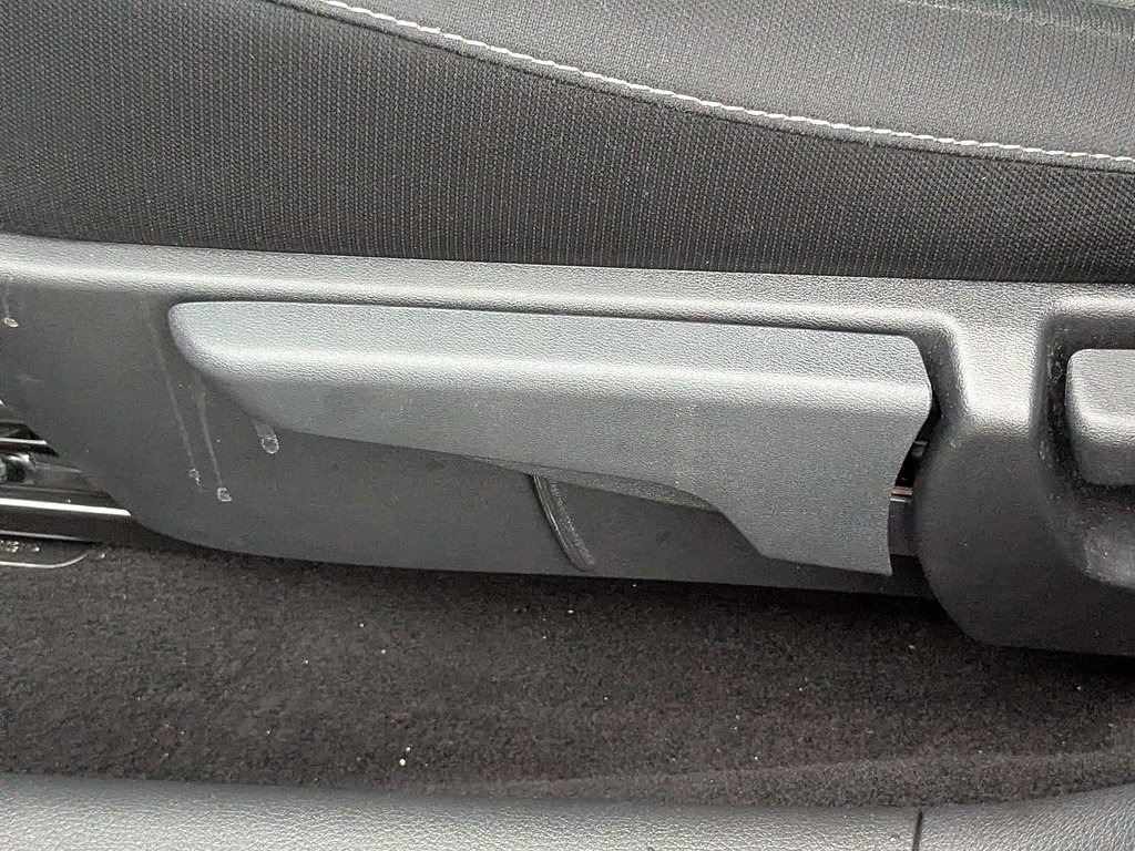 Certified Used 2025 Scarlet Ember Tintcoat Nissan SV image 21