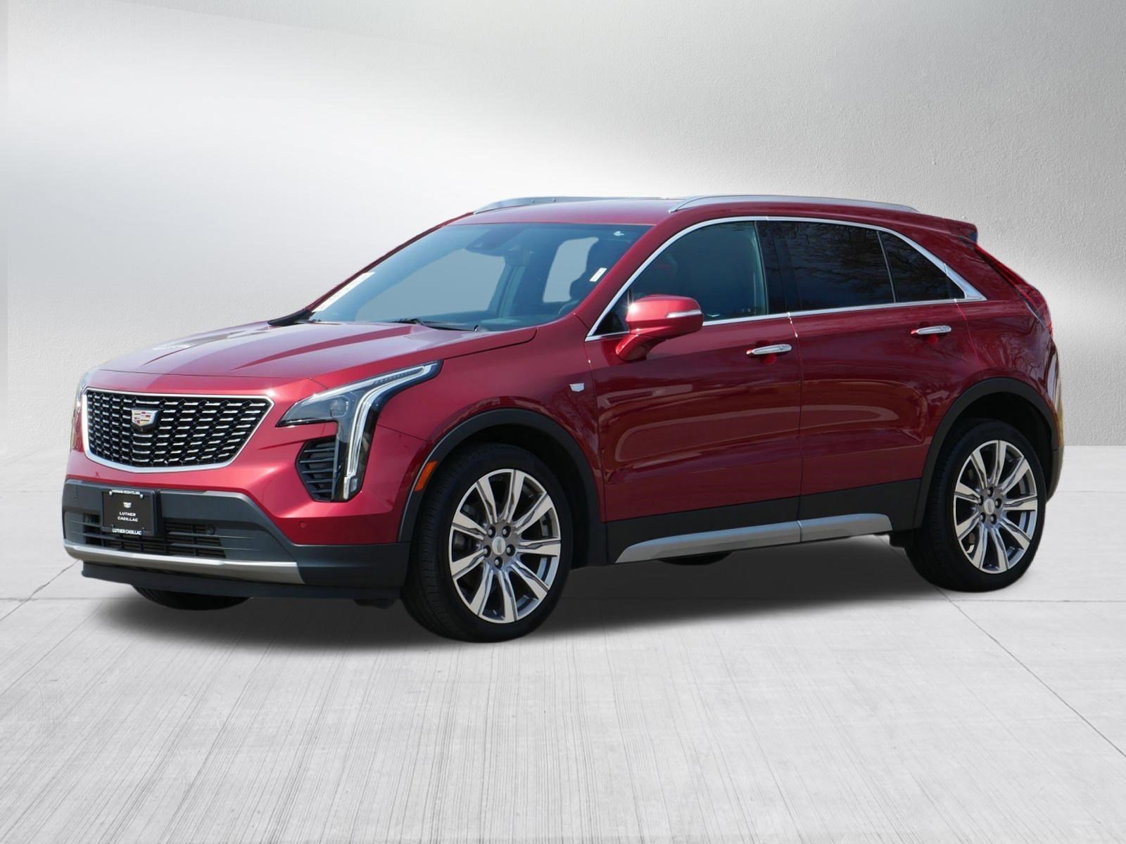 Used 2019 Cadillac XT4 Premium Luxury with VIN 1GYFZDR48KF196826 for sale in Vadnais Heights, Minnesota