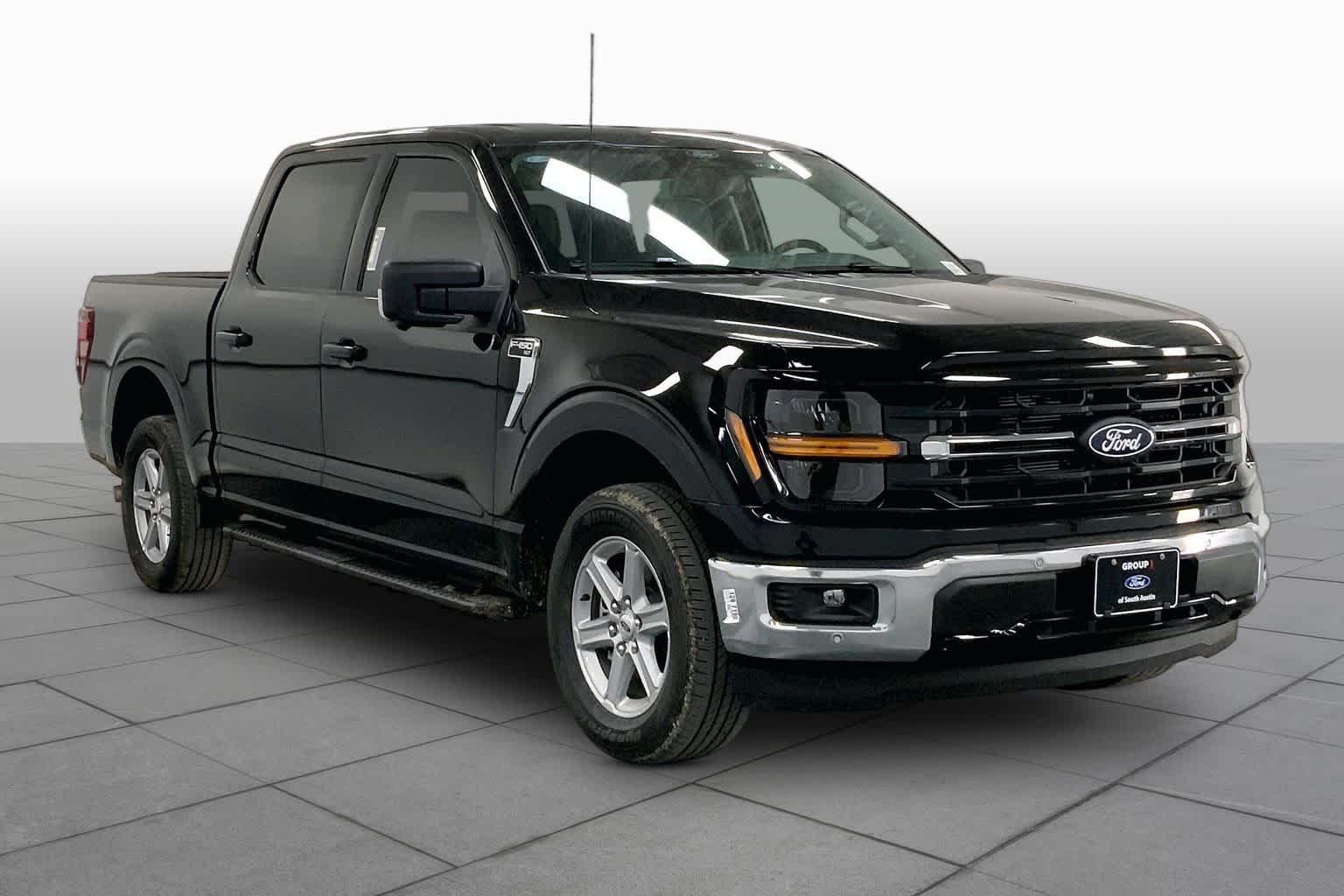 New 2026 Agate Black Metallic Ford XLT image 2