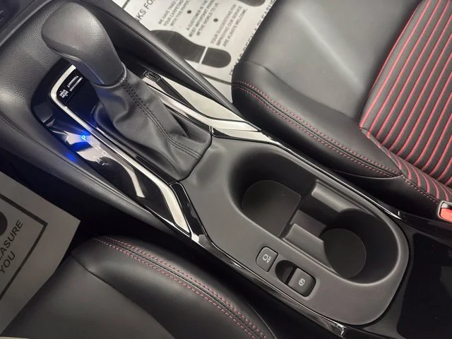 New 2026 Ice Cap with Midnight Black Metallic roof <sup>1</sup> Toyota  XSE image 15