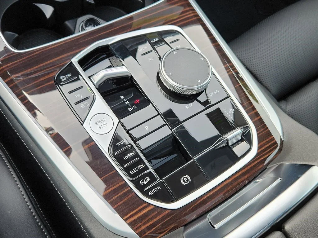 Used 2026 Skyscraper Grey Metallic BMW xDrive50e image 17