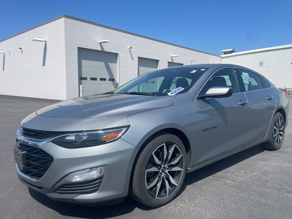 Used 2024 Gray Chevrolet RS image 7