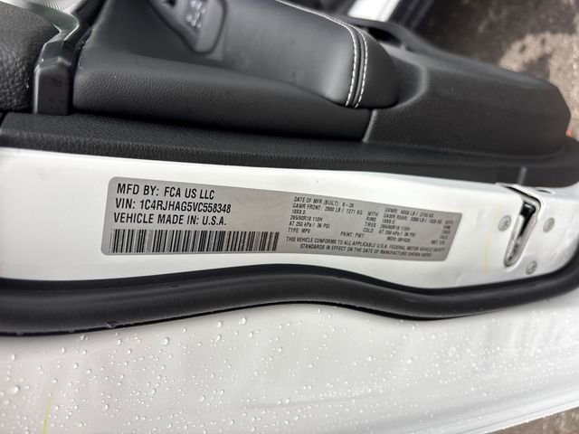 New 2027 Bright White Clear-Coat Paint Jeep Laredo X image 34