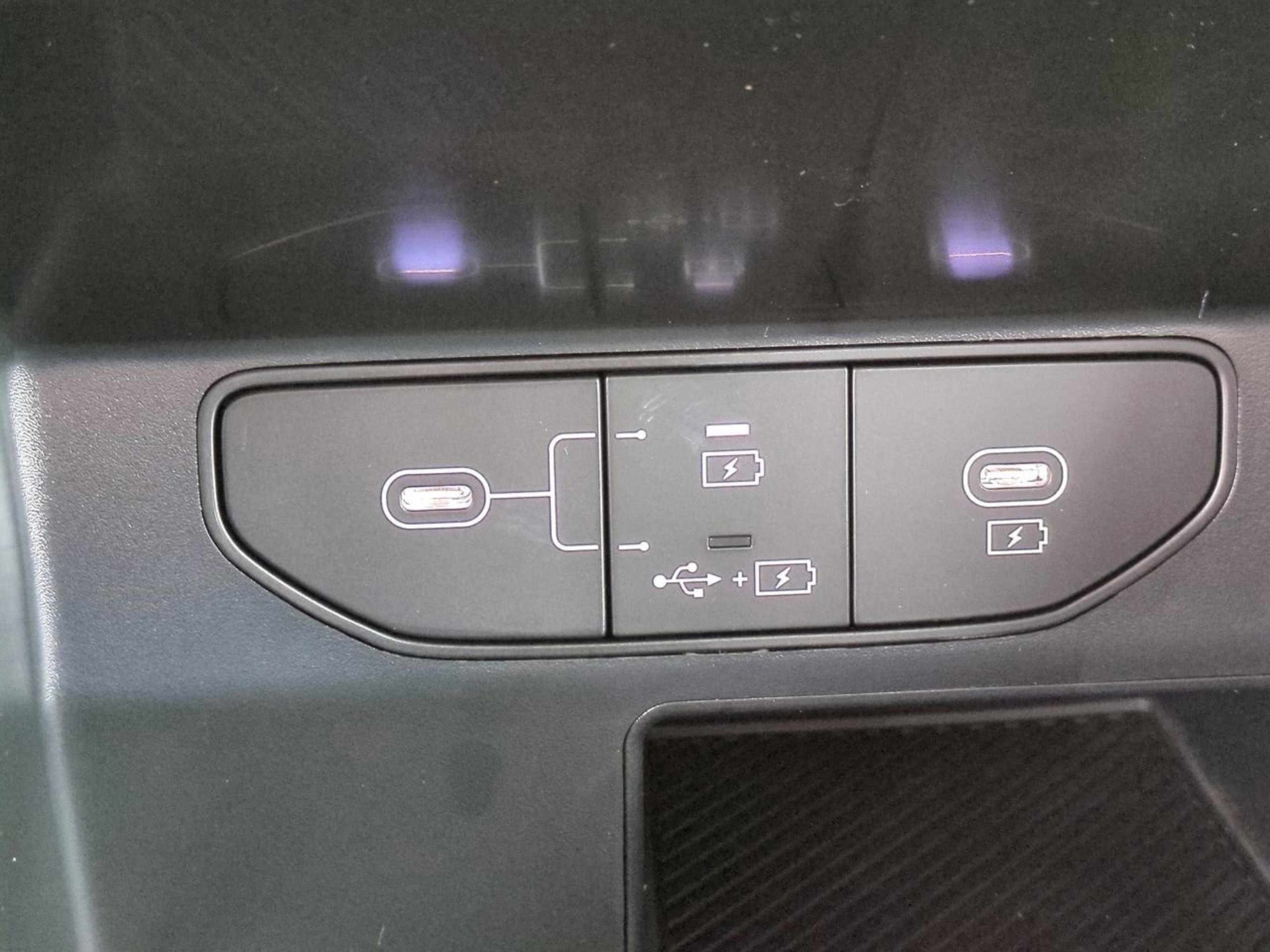 New 2026 Ivory Silver Kia LX image 38