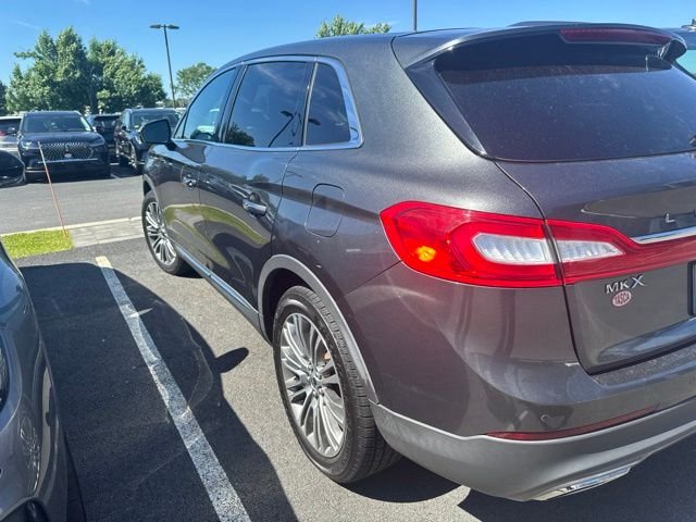 Used 2017 Gray Lincoln Reserve image 6