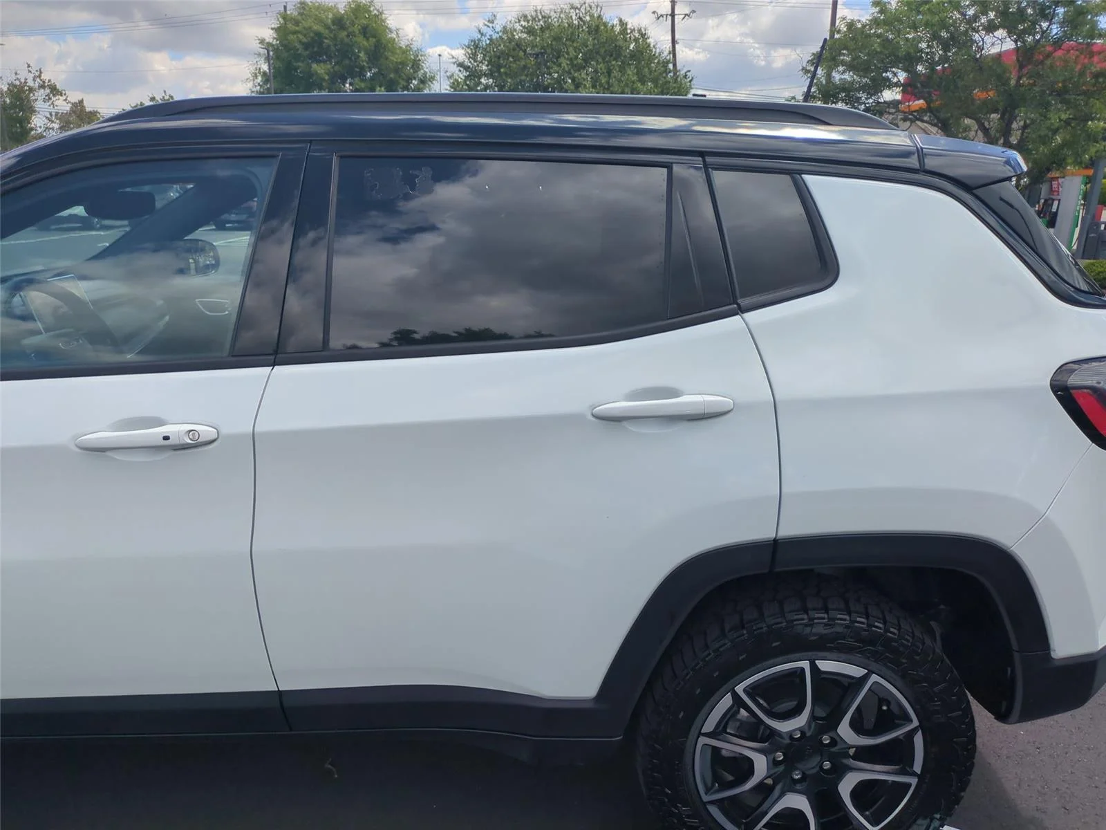 Used 2024 Bright White Clearcoat Jeep Trailhawk image 44