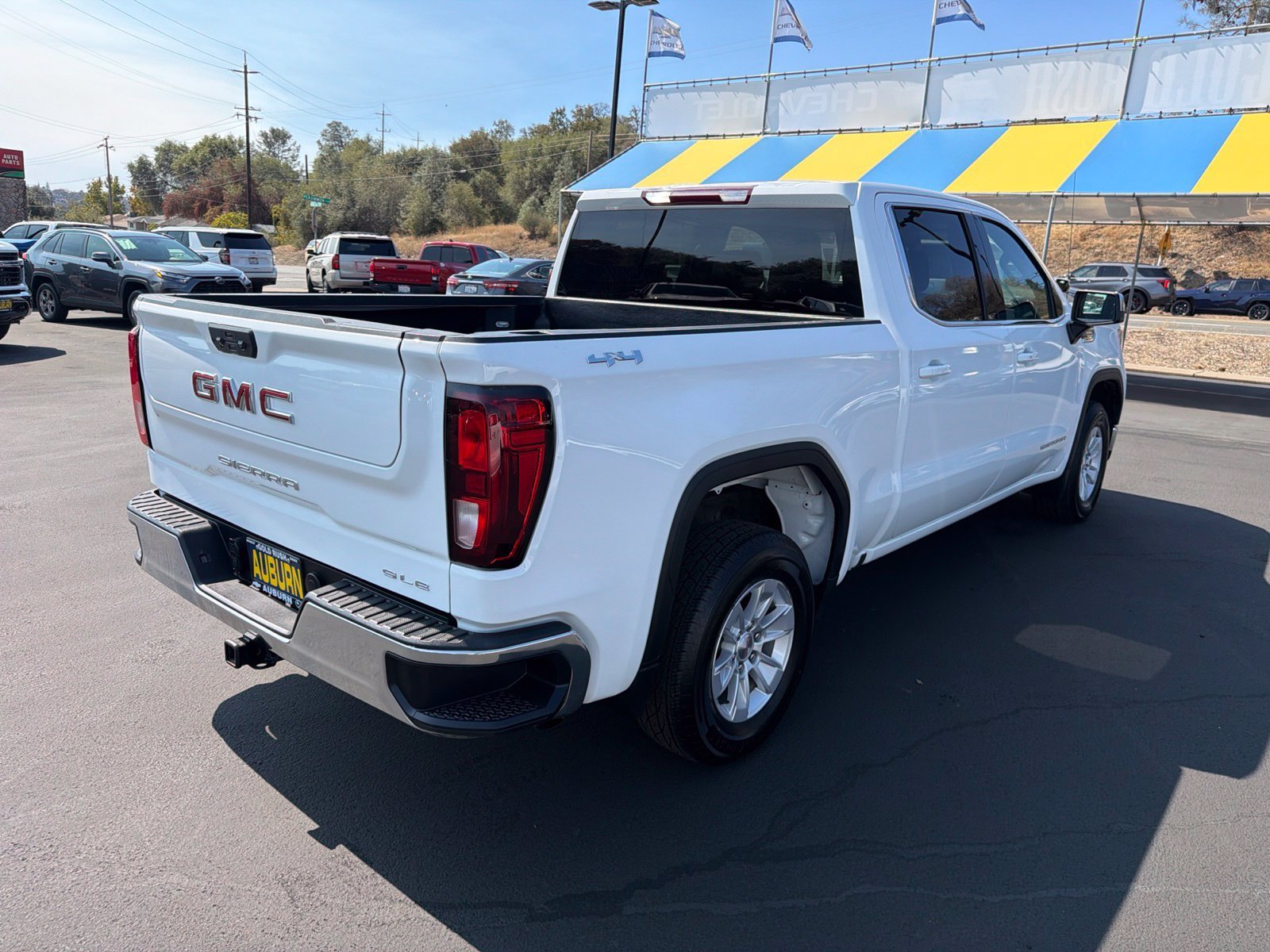 Used 2024 Summit White GMC SLE image 3