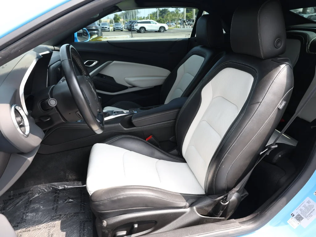 Used 2023 Blue Chevrolet 2LT image 15