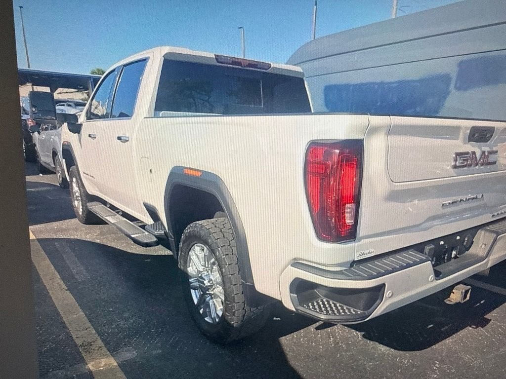 Used 2021 White GMC Denali image 5
