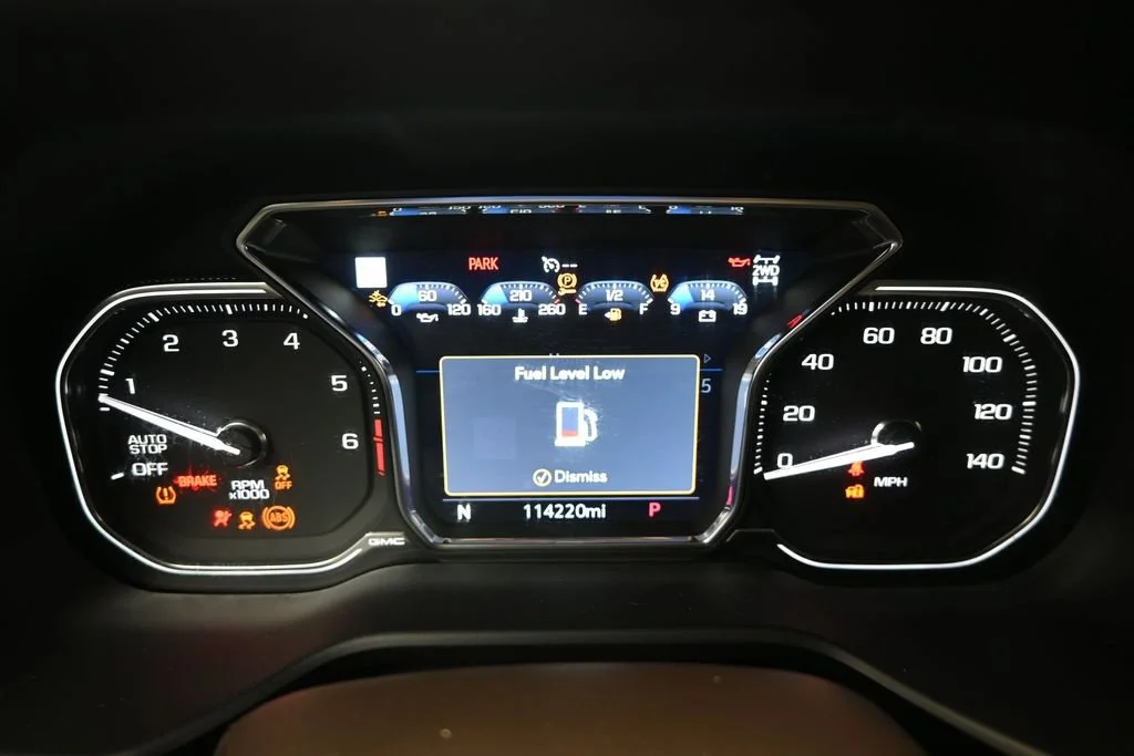 Used 2021 White GMC Denali image 18