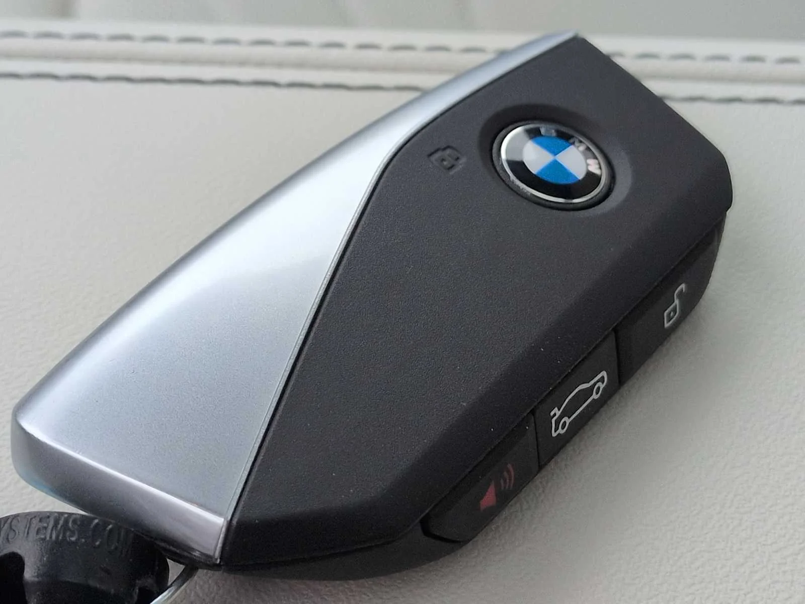New 2026 Cape York Green Metallic BMW xDrive28i image 38