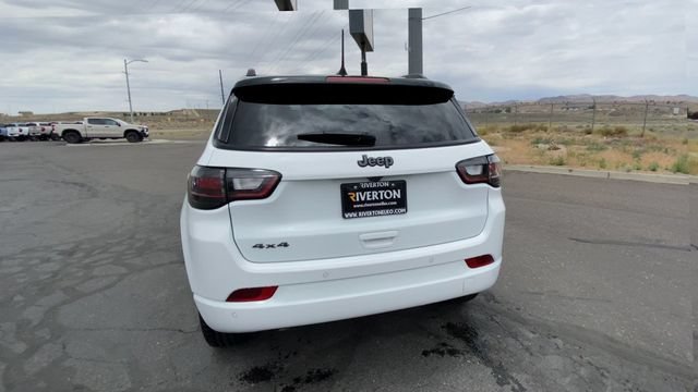 Used 2025 White Jeep Limited 4x4 image 7